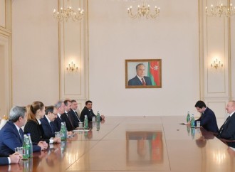 Prezident İlham Əliyev Türkiyə parlamentinin Milli müdafiə komissiyasının sədrinin rəhbərlik etdiyi nümayəndə heyətini qəbul edib