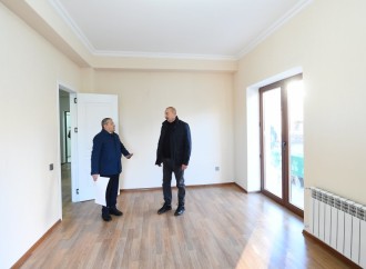 Prezident İlham Əliyev Şuşada 23 binadan ibarət ilk yaşayış kompleksində aparılan tikinti işlərinin gedişi ilə tanış olub