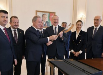 Prezident İlham Əliyev Türkiyə parlamentinin Milli müdafiə komissiyasının sədrinin rəhbərlik etdiyi nümayəndə heyətini qəbul edib