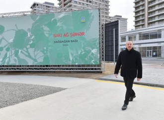 Prezident İlham Əliyev Bakı Ağ Şəhərin Mərkəzi Park Kvartalında tikinti, abadlıq işləri və Ofis binasında yaradılan şərait ilə tanış olub