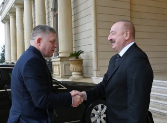 Prezident İlham Əliyevin Slovakiyanın Baş naziri ilə təkbətək görüşü başlayıb