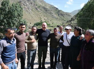 Prezident İlham Əliyev və Birinci xanım Mehriban Əliyevanın Kəlbəcər sakinləri ilə səmimi görüşü