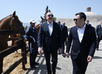 Prezident İlham Əliyev Sadır Japarova Qarabağ atı hədiyyə edib