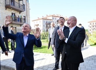 Azərbaycan, Özbəkistan və Qırğızıstan Prezidentləri Şuşada birinci yaşayış kompleksində və Aşağı Gövhər Ağa məscidində olub, şəhəri gəziblər