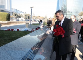 Türkiyənin təhsil naziri Ulu Öndərin məzarını, Şəhidlər xiyabanını və “Türk şəhidliyi” abidəsini ziyarət edib