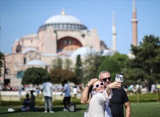 Qazaxıstandan Türkiyəyə 400 minə yaxın turist gəlib  (ÖZƏL)
