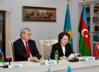 Türk Mədəniyyəti və İrsi Fondu Astanada Məhəmməd Füzulinin yubileyinə həsr edilmiş “Füzuli – 530 Misra” kitabının təqdimatını keçirib