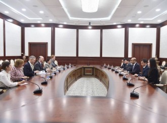 Özbəkistan XİN Böyük Britaniya parlamentinin dövlət katibinin müavini ilə görüş keçirib