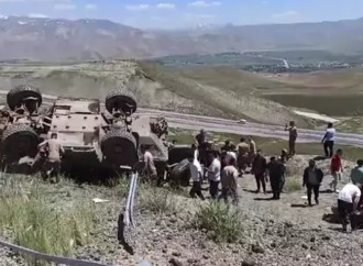 Vanda hərbi maşın aşıb