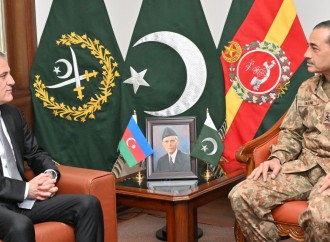 Ceyhun Bayramov Pakistanın Quru Qoşunları komandanı ilə görüşüb