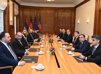 Azərbaycan və Ermənistan XİN rəhbərlərinin görüşü başlayıb