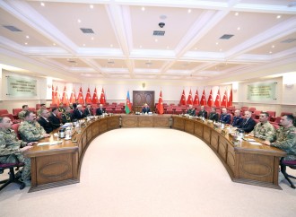 Yaşar Güler azərbaycanlı qazilərlə görüşüb