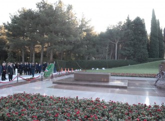 Türkiyənin təhsil naziri Ulu Öndərin məzarını, Şəhidlər xiyabanını və “Türk şəhidliyi” abidəsini ziyarət edib