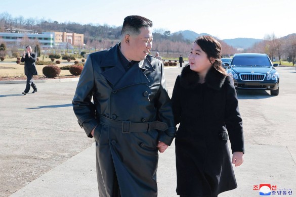 Kim Çen In donanmaya 10 min tonluq esmines inşa etməyi tapşırıb