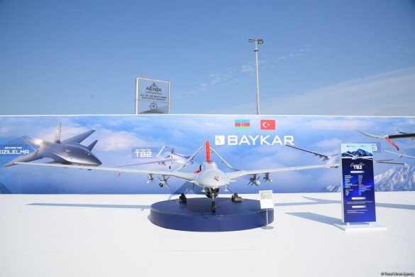"Bayraktar TB2" zərbə PUA-sı ADEX-də nümayiş etdirilir