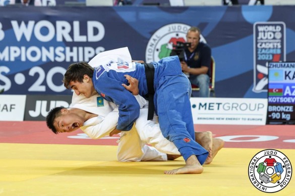 Aslan Kotsoev gümüş medal qazanıb