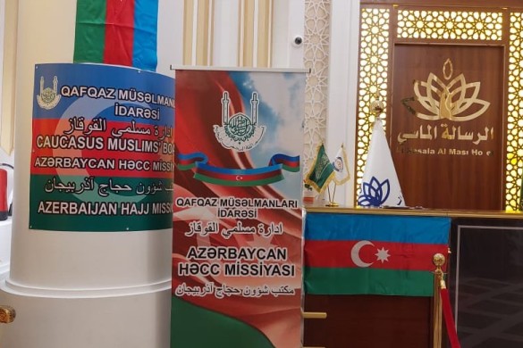 Azərbaycanlı zəvvarlar  Həcc ziyarətini yerinə yetirirlər