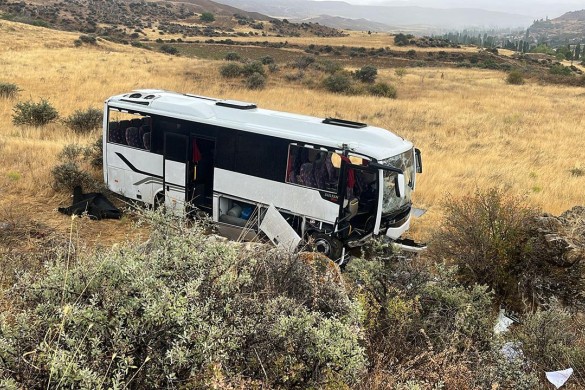 Ankaradakı mikroavtobus qəzasında 27 nəfər yaralanıb