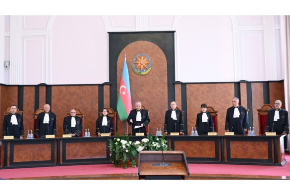 Konstitusiya Məhkəməsinin Plenumu Prezidentin sorğusu ilə bağlı qərarını açıqlayıb