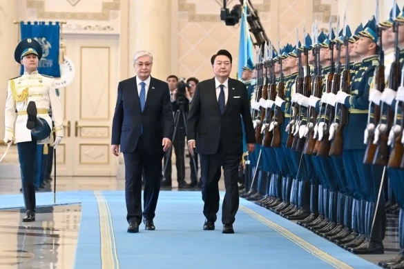 Tokayev Koreya Prezidenti ilə görüşüb