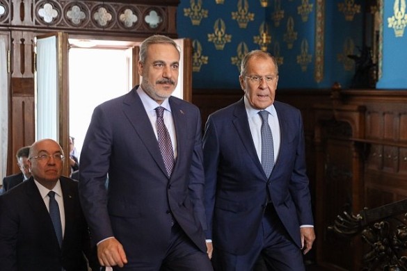 Fidan və Lavrov regional məsələləri müzakirə ediblər