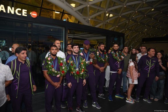 Olimpiya Oyunlarında çıxış edən Azərbaycan millisi Vətənə qayıdıb