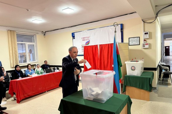 Baş prokuror səsvermə hüququndan istifadə edib