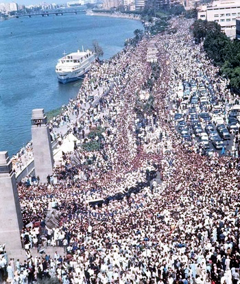 Nasirin dəfn mərasiminə gələnlər, 1 oktyabr 1970-ci il
